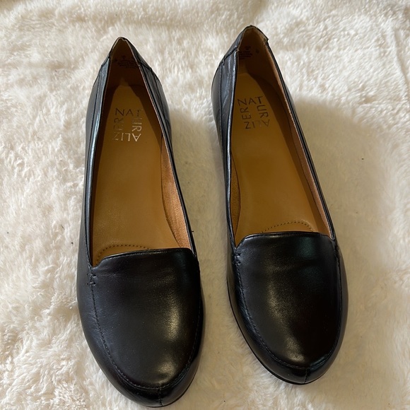 Naturalizer Saban Flats NWT - Picture 3 of 4